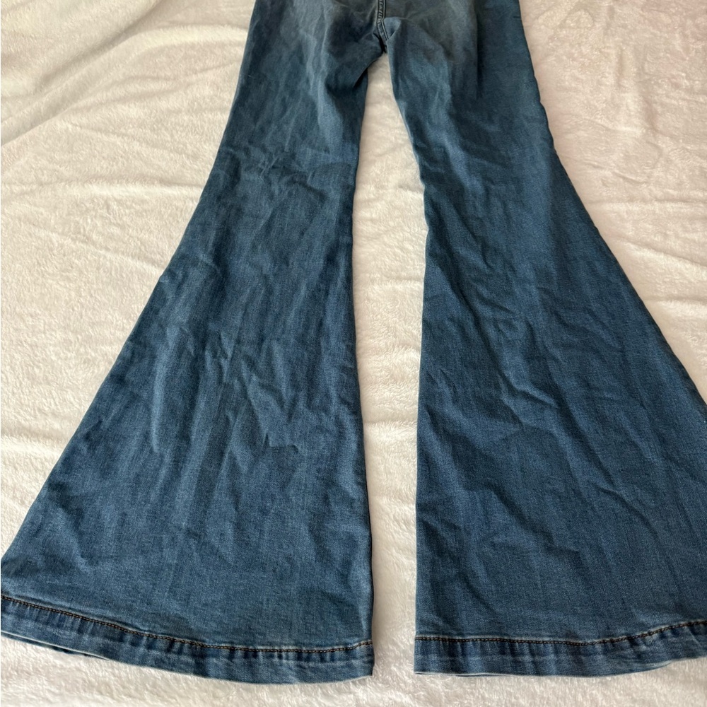 We The Free Just Float On Stretch Super Flare Leg Jeans 26 - Picture 7 of 9